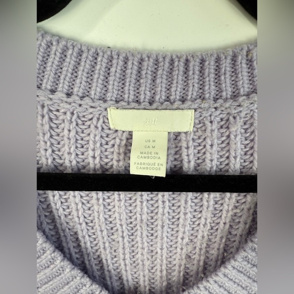 H&M women’s light purple chunky knit oversized vneck sweater. Size M - Picture 5 of 5